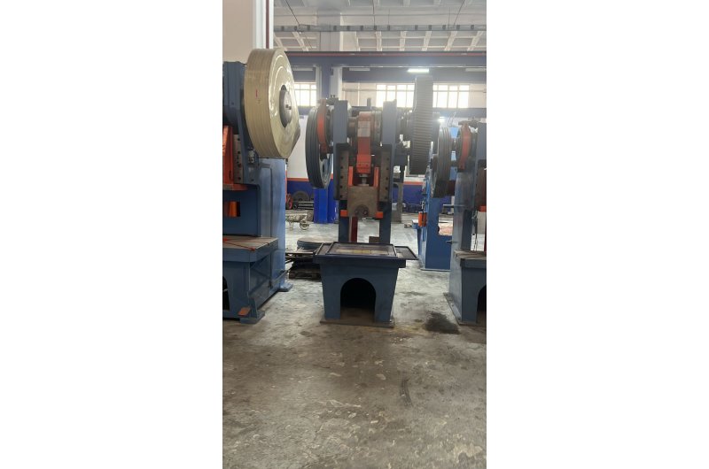 120 Ton C Tip Eksantrik Pres Tezgahı