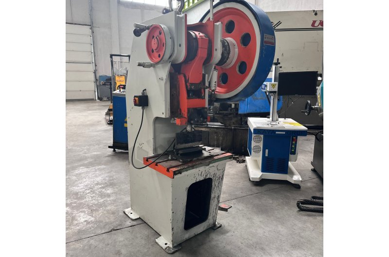 30 TON ÇELİK GÖVDE EKSANTRİK PRES
