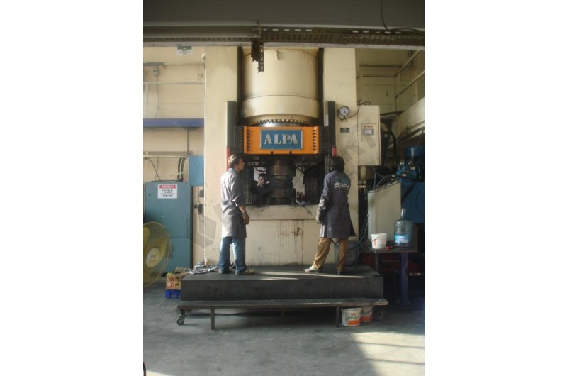 3000 Ton Alpa Marka Sıvama Pres 2002 Model Tabla 1250 x 1250 Str