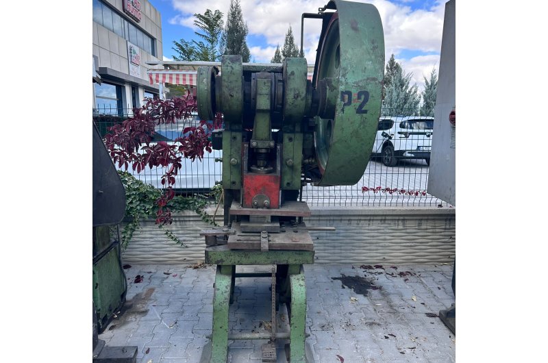 40 TON DÖKÜM GÖVDE EKSANTRİK PRES