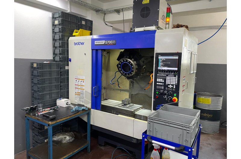 BROTHER S700X1 16.000 RPM 14 TAKIM MAGAZİN 4 EKSEN