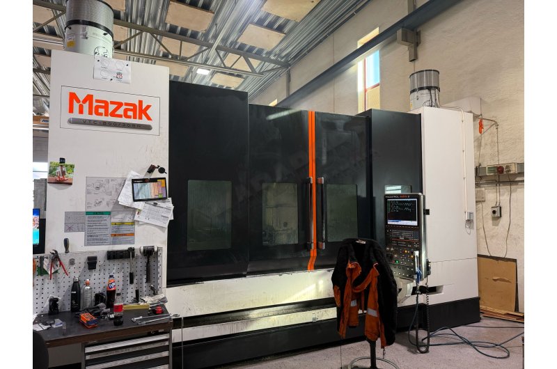 Simültane 5 Eksen Mazak VTC-80030 SR CNC İşleme Merkezi-2012