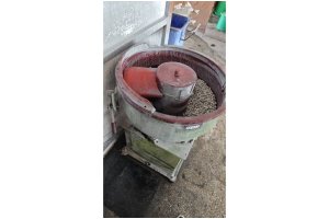 100 LT. KROMAŞ MARKA VİBRASYONLU ÇAPAK ALMA VE PARLATMA MAKİNASI