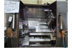 21 inç Doosan Puma 400LB Ara Yataklı CNC Torna Tezgahı-2013