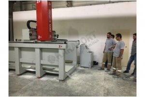 2500 x 1000 x 1000mm. İşleme Cnc Merkezi