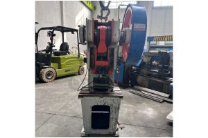 30 TON ÇELİK GÖVDE EKSANTRİK PRES