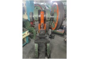 30 TONLUK EKSANTRİK PRES TEZGAHI