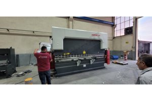 CONFORT 4100mm 270 Ton 3 Eksen Cnc LİNDA Machine Abkant Pres
