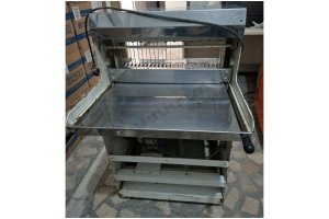 Ekmek dilimleme makinası