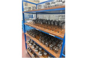 Hermle C-20U 5 Eksen CNC İşleme Merkezi + 3R Robot + Takımlar
