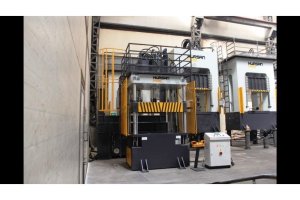 HÜRSAN 200 Ton Kapasiteli 4 Kolonlu Hidrolik Çift Etkili (Sıvama