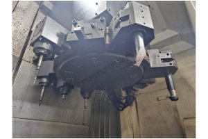Hyundai Wia LV-1100RM C Eksenli CNC Dik Torna Tezgahı ve Tüm Tak