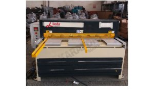 LRGM 1550 x 5mm Rediktörlü Giyotin Makas - Guillotine Machines