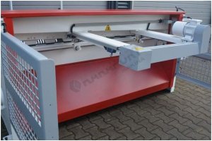 LRGM 2050 x 5mm Rediktörlü Giyotin Makas LİNDA MACHİNE - Guillot