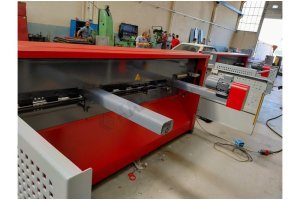 LRGM 2050 x 6mm Rediktörlü Nc Kontrollü 750mm LİNDA Machine