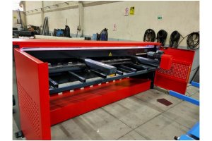 LRGM 3050 x 3mm Rediktörlü Nc Kontrollü 750mm LİNDA Machine Giyo
