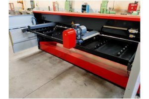 LRGM 3050 x 3mm Rediktörlü Nc Kontrollü 750mm LİNDA Machine Giyo
