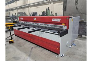 LRGM 3050 x 4mm  NC Kontrollü Rediktörlü Giyotin Makas LİNDA