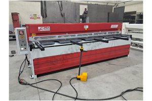 LRGM 3050 x 4mm  NC Kontrollü Rediktörlü Giyotin Makas LİNDA