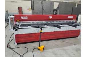 LRGM 3050 x 4mm  NC Kontrollü Rediktörlü Giyotin Makas LİNDA