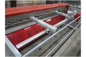 LRGM 3050 x 4mm  NC Kontrollü Rediktörlü Giyotin Makas LİNDA MAC