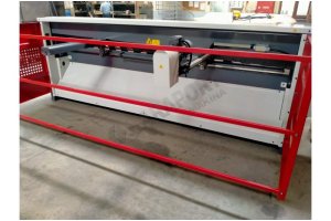 LRGM 3050 x 5mm Rediktörlü Giyotin Makas LİNDA MACHİNE - Guillot