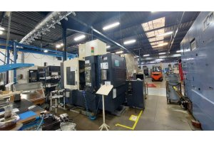 Makino V-55-5X 5 Eksen CNC Dik İşleme Merkezi-2001