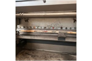 UĞURLU MARKA 4 MT X 300 TON NC HİDROLİK ABKANT PRES